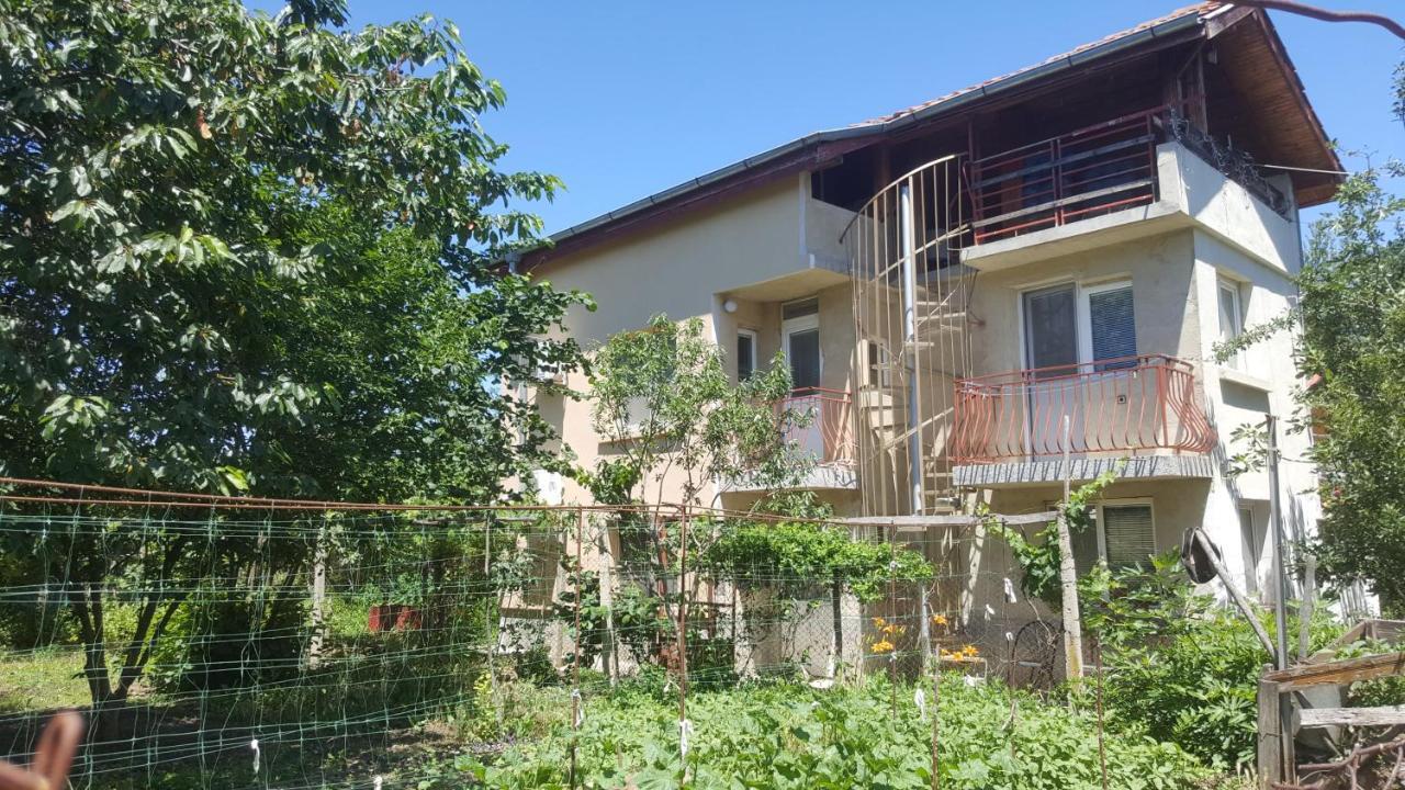 Луна Varna Exterior foto